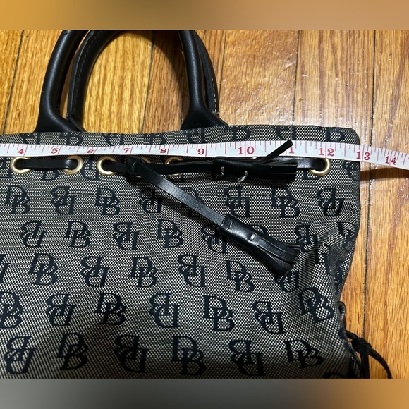 Dooney & Bourke Drawstring Canvas Signature DB Bucket Bag/ Cross Body Strap - Picture 10 of 16